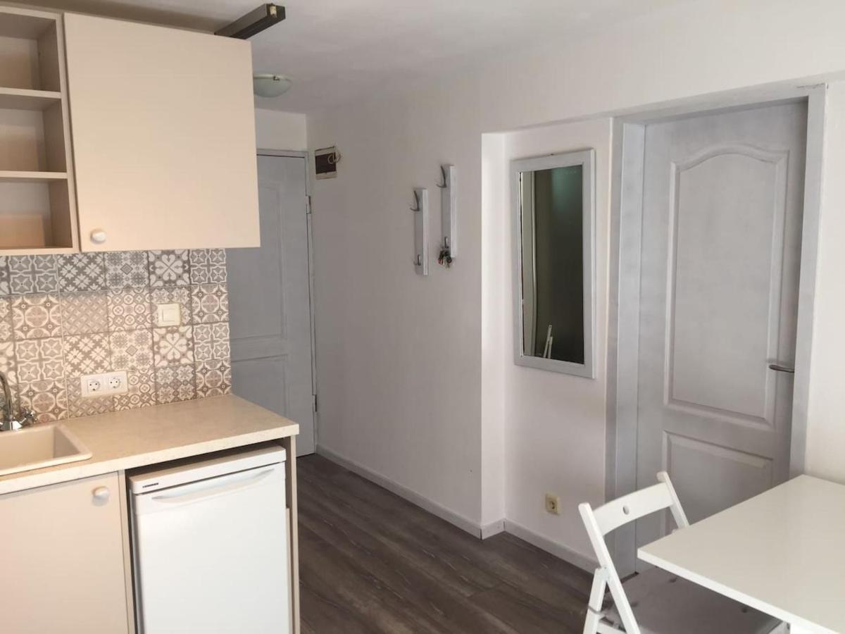 Apartment Button In Downtown София Екстериор снимка